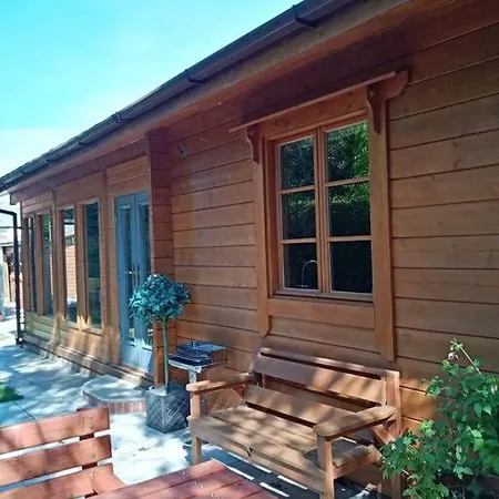 Tranquil Log Cabin Shepton Mallet Exterior photo