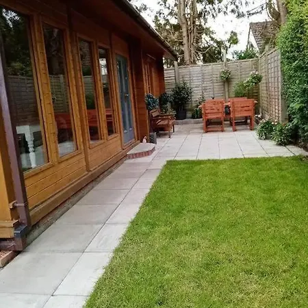 Tranquil Log Cabin Shepton Mallet Exterior photo