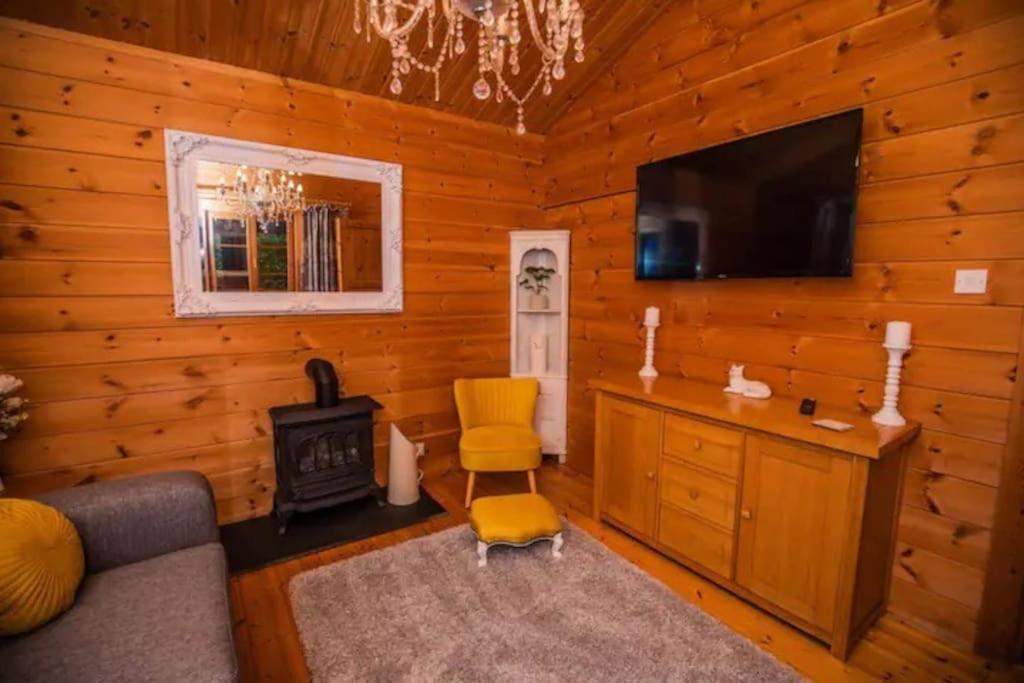 Apartment Tranquil Log Shepton Mallet