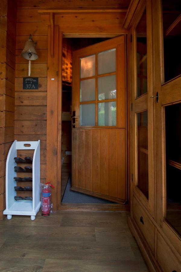 Tranquil Log Apartment *
